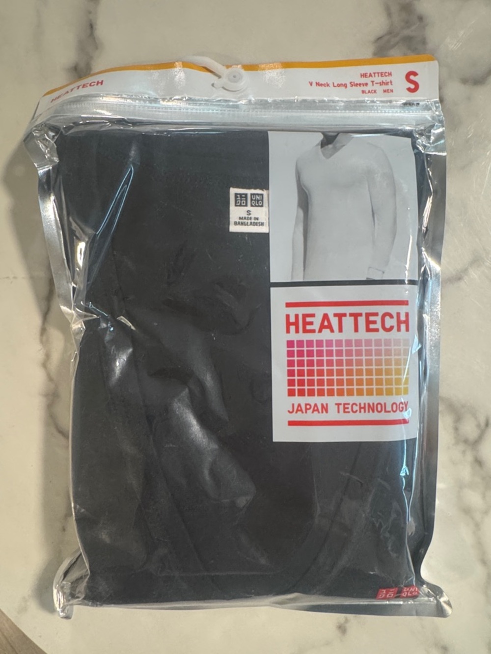 Uniqlo HEATTECH Black V-Neck Long Sleeve T-Shirt - Small